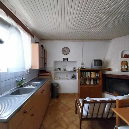 Traditional House Ratzaklíon